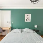 Charming Room In Shared 2-Bedroom Apartment In Paris 5