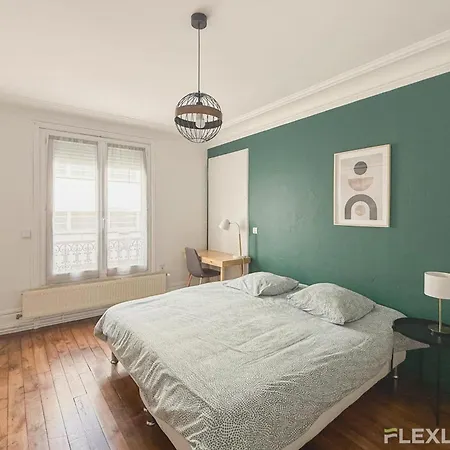 Holiday home Charming In Shared 2-bedroom In 5 *