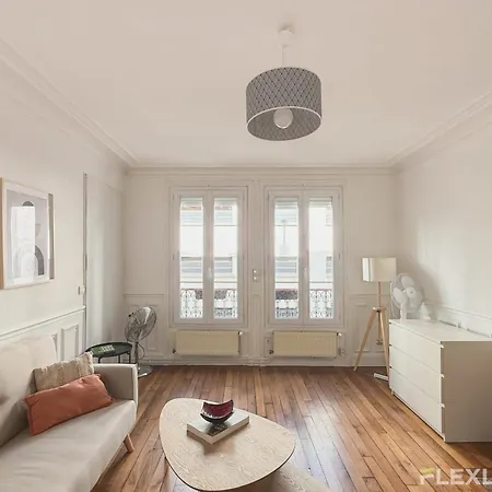 Charming In Shared 2-bedroom In 5 Holiday home Paris