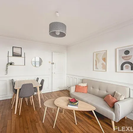 Holiday home Charming In Shared 2-bedroom In 5 *